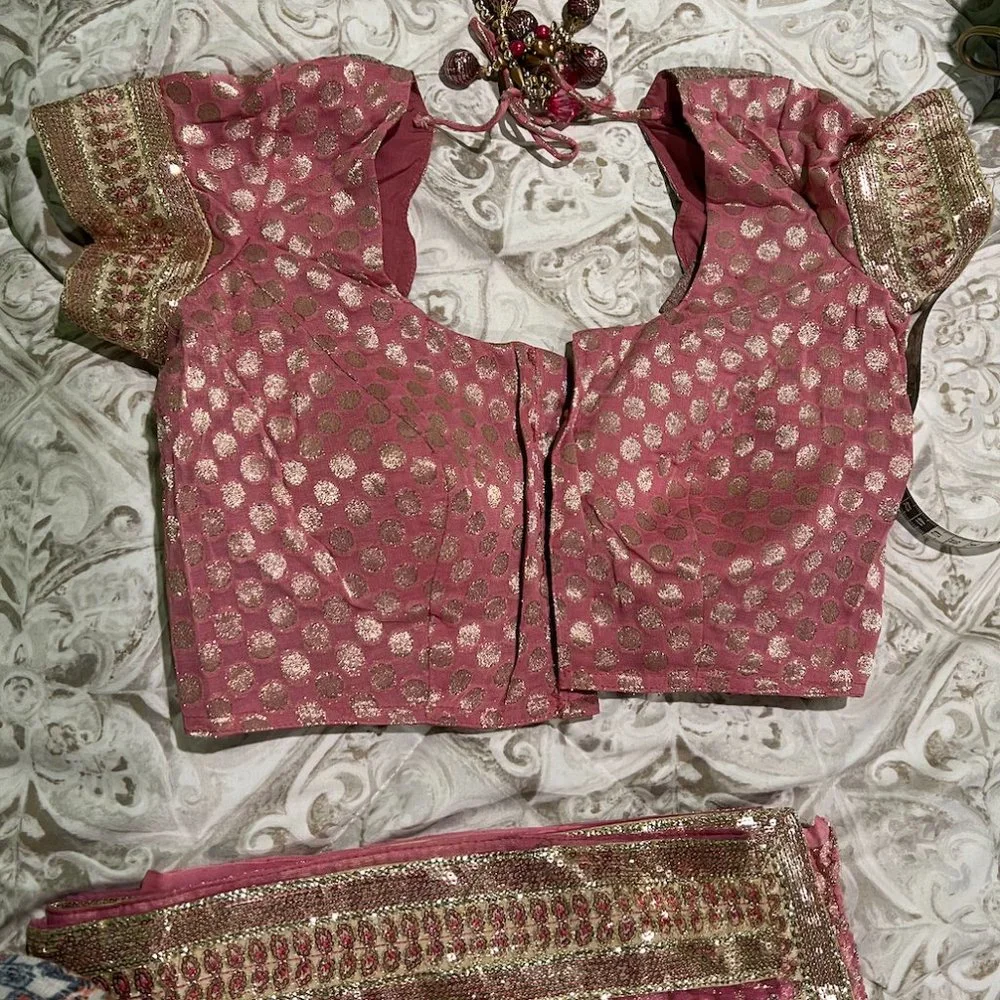Pink Saree - Picture 2 of 3